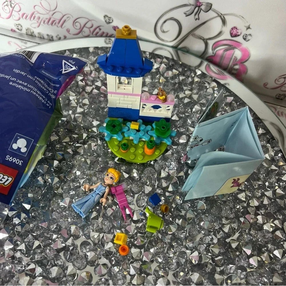 LEGO Disney Cinderella's Mini Castle Set - Blue and White garden castle
